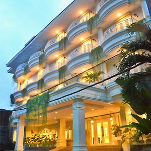 Amalfi Hotel Seminyak